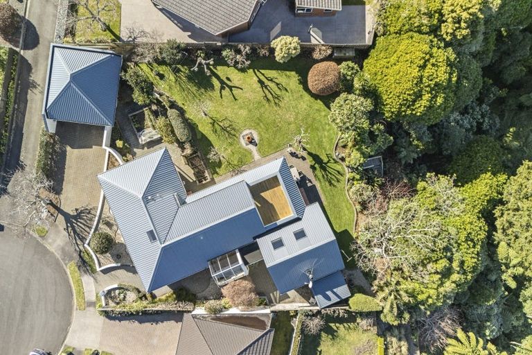 Photo of property in 3 Waiwera Place, Merrilands, New Plymouth, 4312
