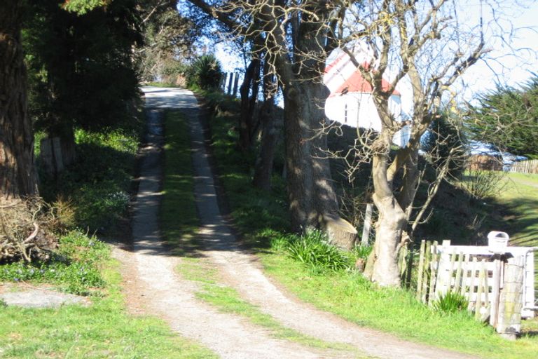 Photo of property in 14 Rangatira Road, Hunterville, 4730