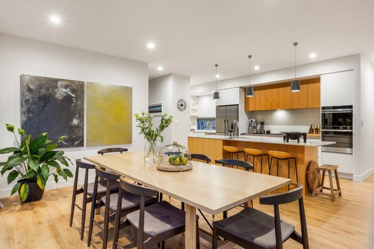 Photo of property in 52 Walton Street, Red Beach, 0932