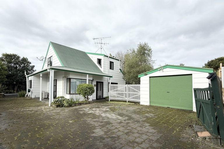 Photo of property in 2/3 Aorangi Place, Birkenhead, Auckland, 0626