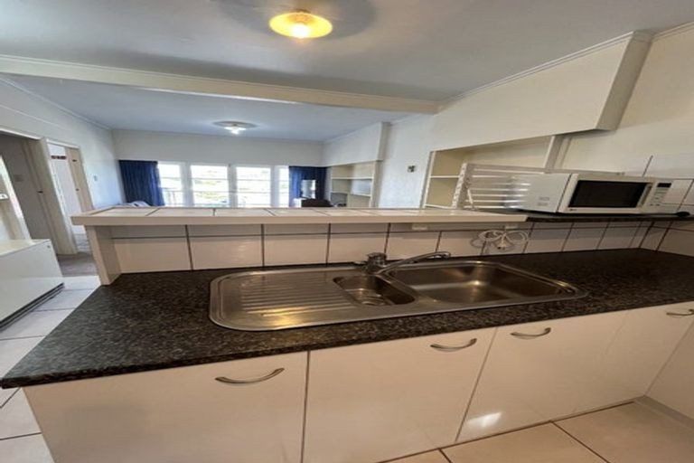 Photo of property in 13a Romney Square, Tawa, Wellington, 5028