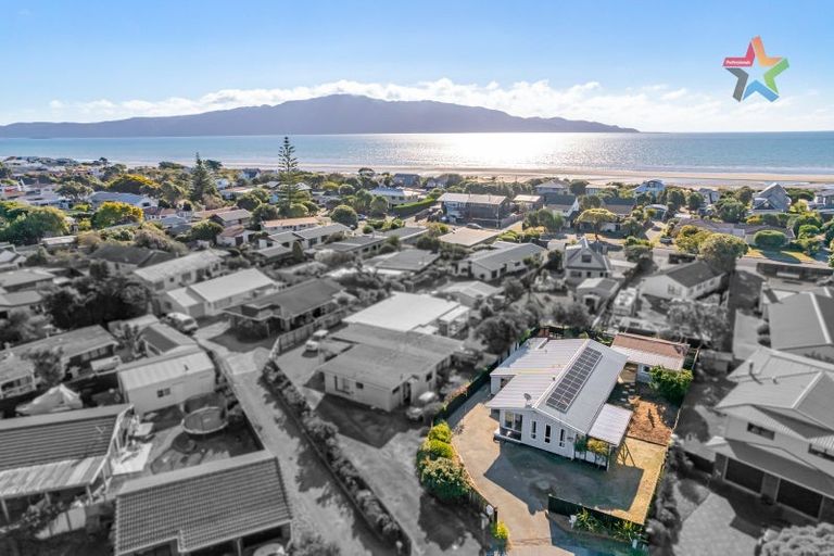 Photo of property in 51 Olive Terrace, Paraparaumu Beach, Paraparaumu, 5032