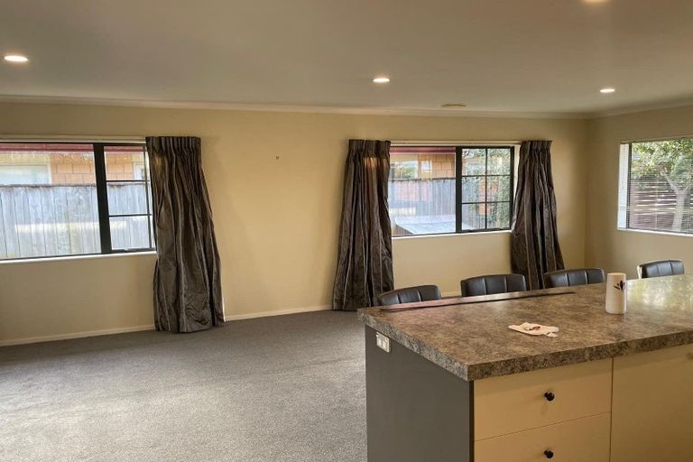 Photo of property in 12 Gandalf Crescent, Paraparaumu, 5032