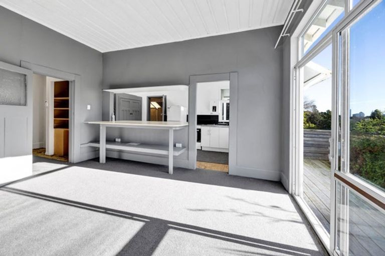 Photo of property in 98 Liardet Street, New Plymouth, 4310