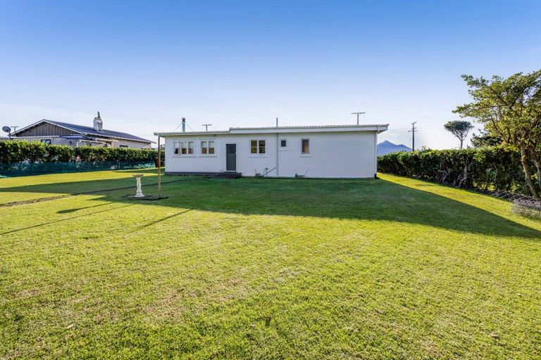 Photo of property in 62 Gisborne Terrace, Opunake, 4616
