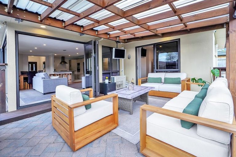 Photo of property in 38 Nielsen Gardens, Rototuna, Hamilton, 3210
