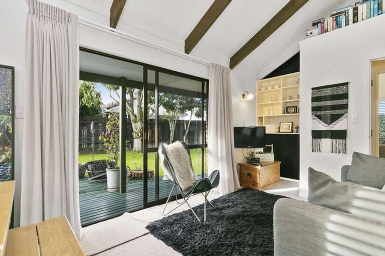 Photo of property in 54b Williams Street, Cambridge, 3434