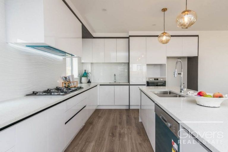 Photo of property in 17 Kearns Drive, Hobsonville, Auckland, 0616