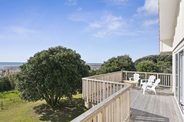 Photo of property in 7 Nuhaka Place, Paraparaumu Beach, Paraparaumu, 5032