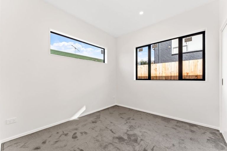 Photo of property in 19b Red Beach Road, Red Beach, 0932