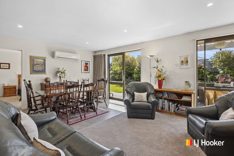 Photo of property in 17 Awa Toru Drive, Fairfield, Dunedin, 9018