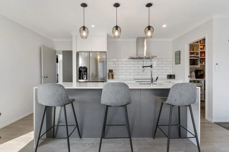 Photo of property in 2 Winstone House Road, Paerata, 2124