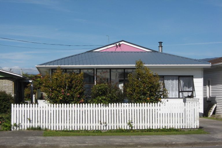 Photo of property in 83 Russell Street, Westport, 7825