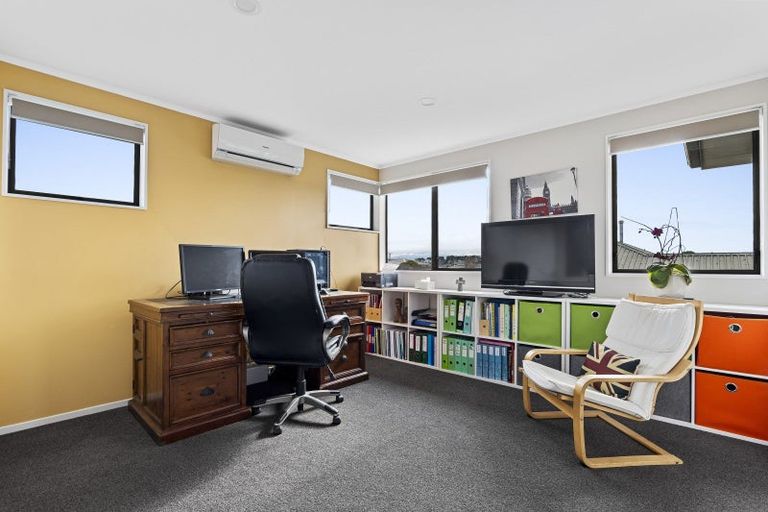 Photo of property in 69 Murray Avenue, Hawera, 4610