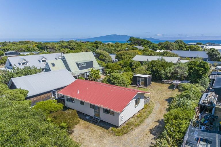 Photo of property in 44 Paetawa Road, Peka Peka, Waikanae, 5391
