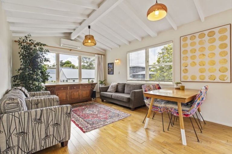 Photo of property in 2/24 Shetland Street, Glen Eden, Auckland, 0602