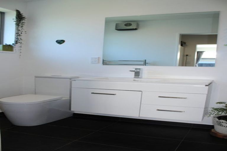 Photo of property in 36 Aroha Street, Pegasus, 7612