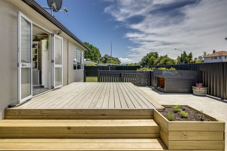 Photo of property in 2 Barton Avenue, Marewa, Napier, 4110