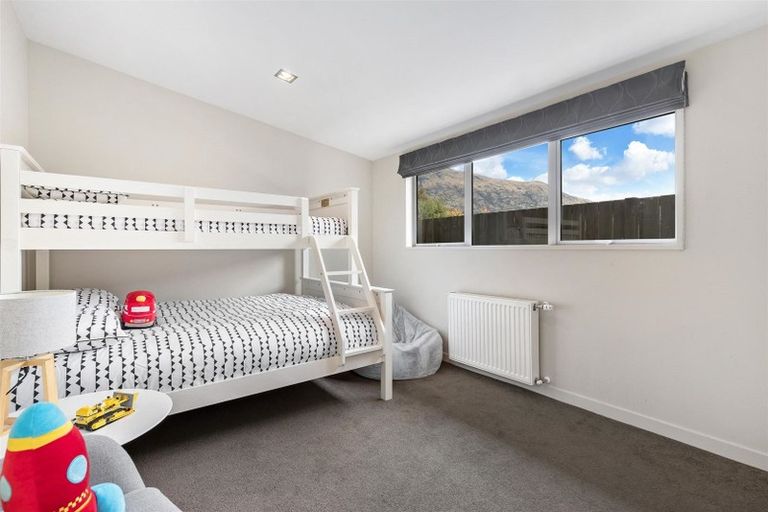 Photo of property in 47 Sylvan Street, Lake Hayes, Queenstown, 9304