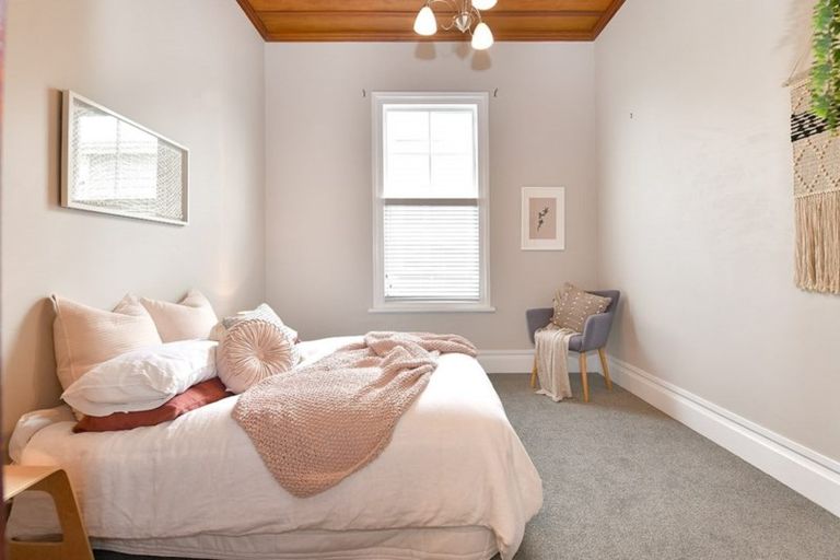 Photo of property in 21 Railway Street, Helensville, 0800