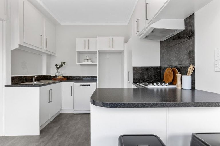 Photo of property in 181 Tukapa Street, Westown, New Plymouth, 4310