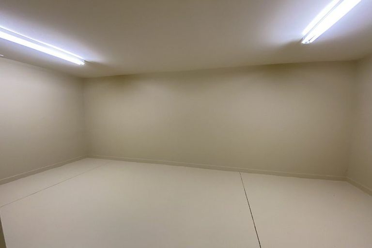 Photo of property in 19 Bunker Way, Strathmore Park, Wellington, 6022