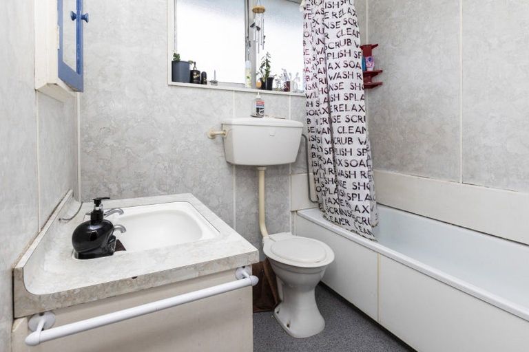 Photo of property in 65 Springs Road, Hornby, Christchurch, 8042