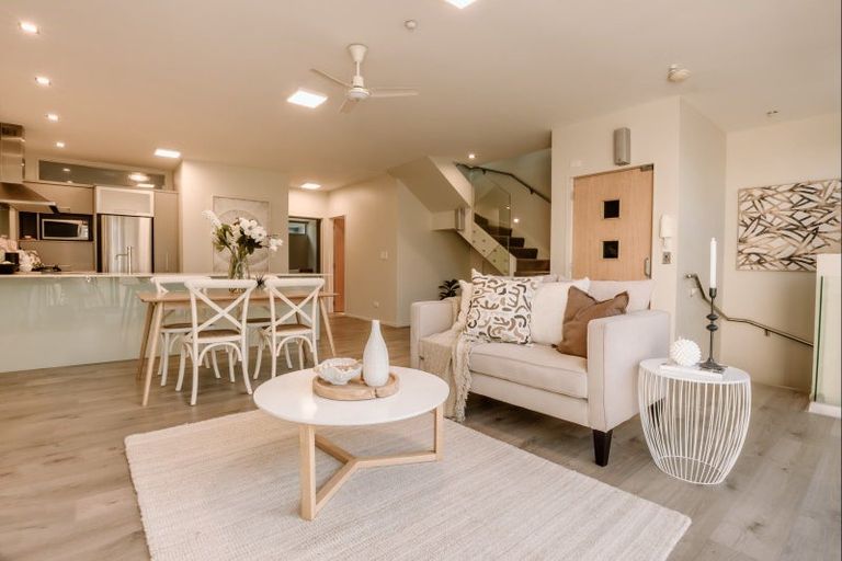 Photo of property in 2/35 Victoria Road, Mount Maunganui, 3116