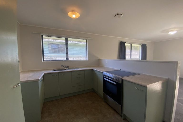 Photo of property in 33 Otanerua Road, Hatfields Beach, Orewa, 0931