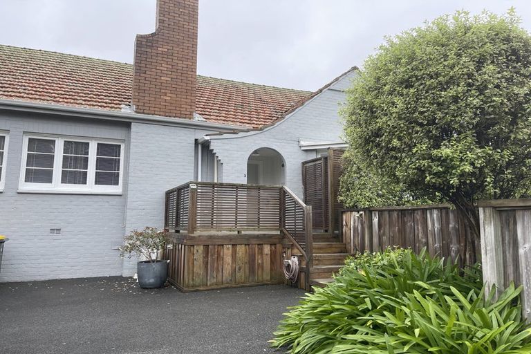 Photo of property in 12 Hugh Brown Drive, New Lynn, Auckland, 0600