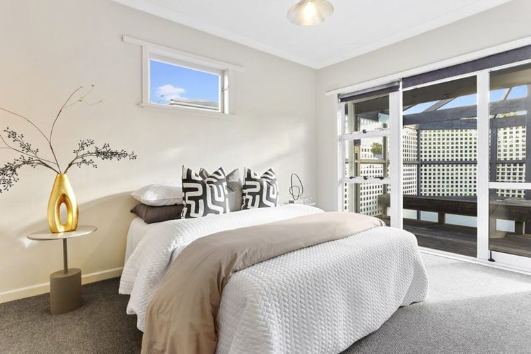 Photo of property in 213 Te Atatu Road, Te Atatu South, Auckland, 0610