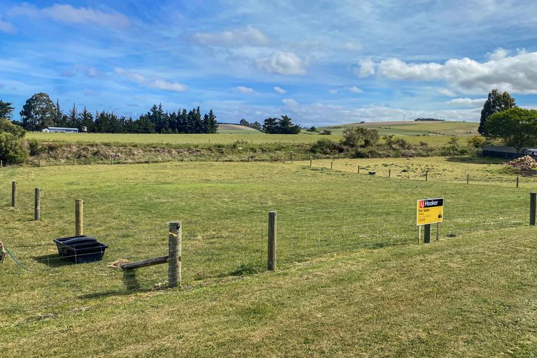 Photo of property in 10 Meek Street, Weston, Oamaru, 9401