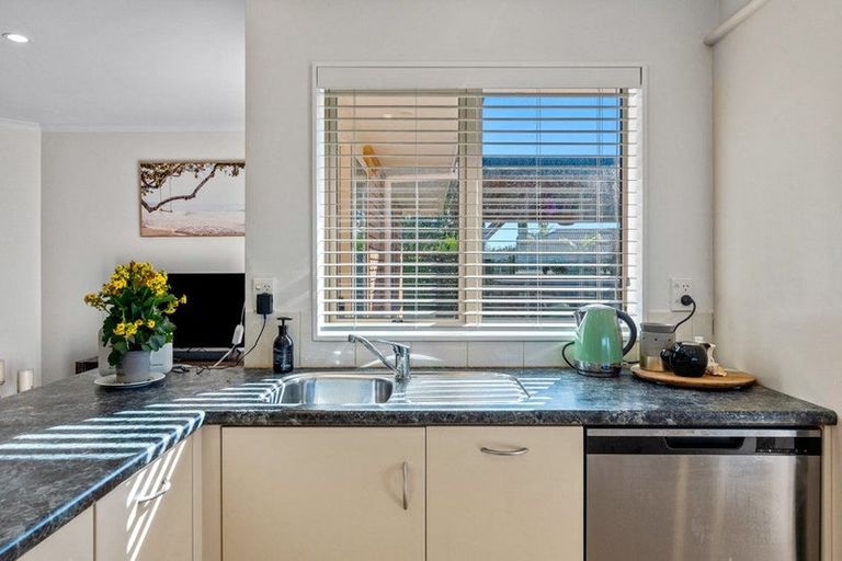 Photo of property in 7 Omana Avenue, Shelly Beach, Helensville, 0874