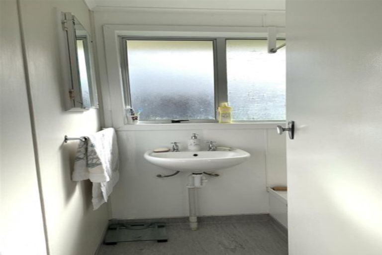 Photo of property in 145 Miranda Street, Stratford, 4332