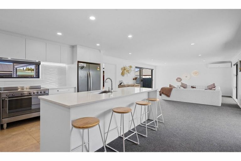 Photo of property in 7 Clonbunny Close, Rolleston, 7614