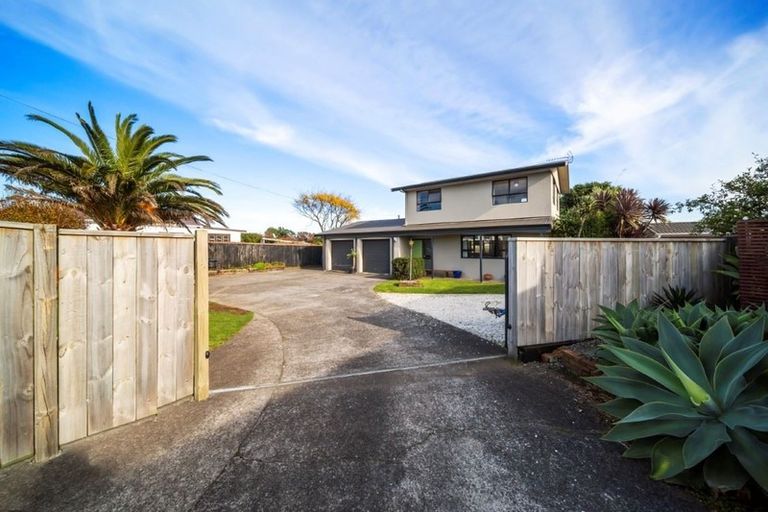 Photo of property in 164 Tukapa Street, Westown, New Plymouth, 4310