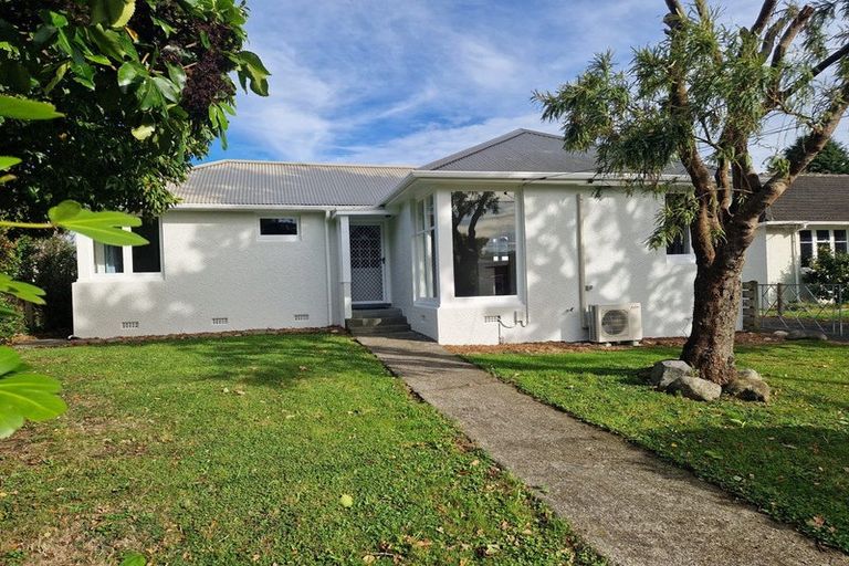 Photo of property in 35 Routley Crescent, Elderslea, Upper Hutt, 5018