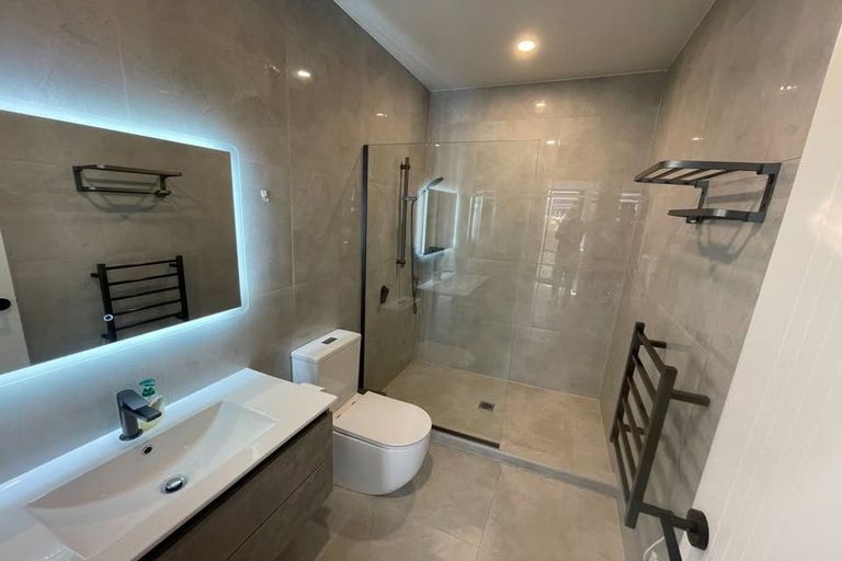 Photo of property in 42 Mulroy Place, Pinehill, Auckland, 0632