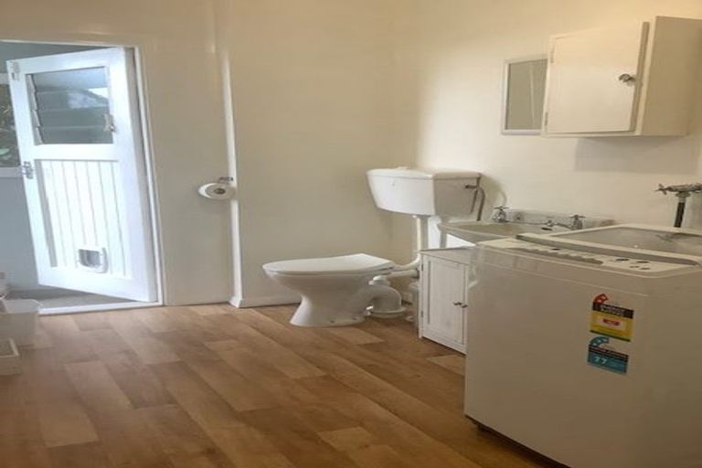 Photo of property in 34 Mana Street, Vogeltown, Wellington, 6021