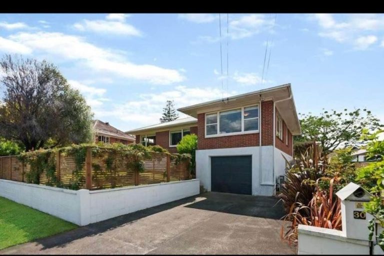 Photo of property in 30 Ingram Street, Papakura, 2110