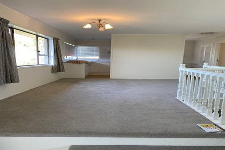 Photo of property in 7 Barker Rise, Northcross, Auckland, 0632