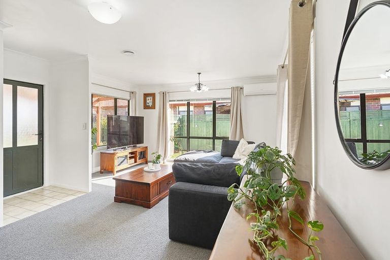 Photo of property in 14 Catalina Drive, Melville, Hamilton, 3206