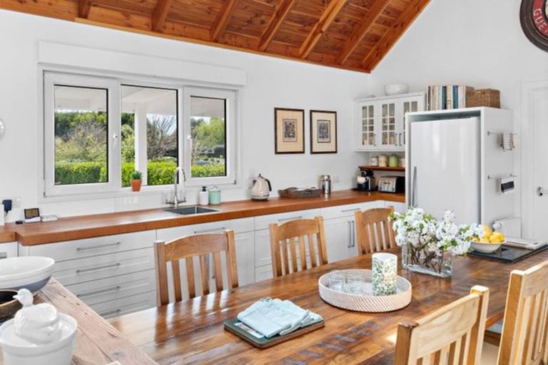 Photo of property in 4 Campbell Drive, Martinborough, 5711