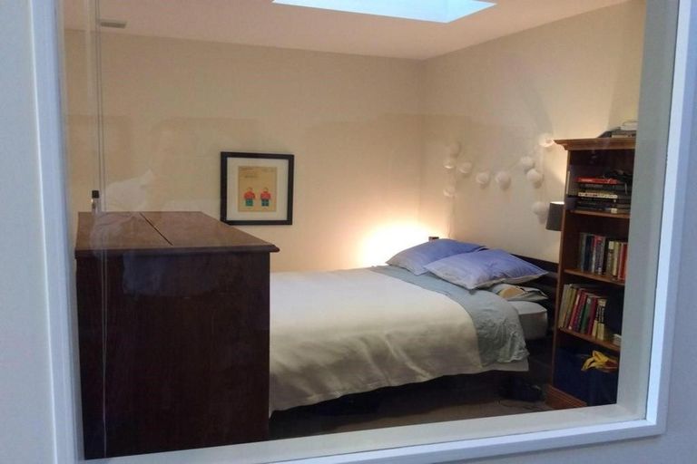 Photo of property in 25u2 Home Street, Mount Victoria, Wellington, 6011