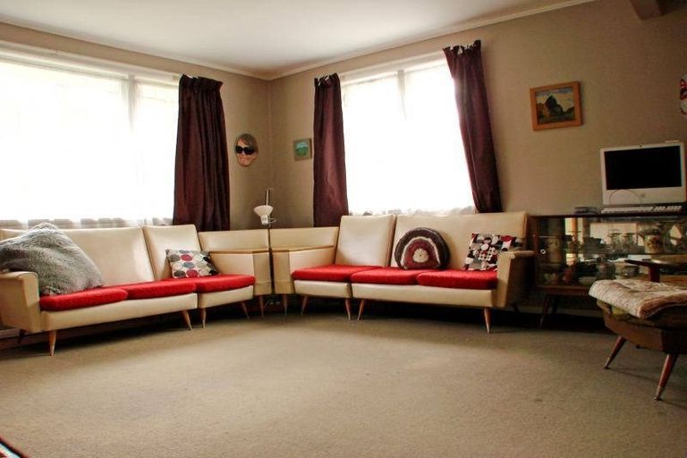 Photo of property in 54 Bird Grove, Stokes Valley, Lower Hutt, 5019