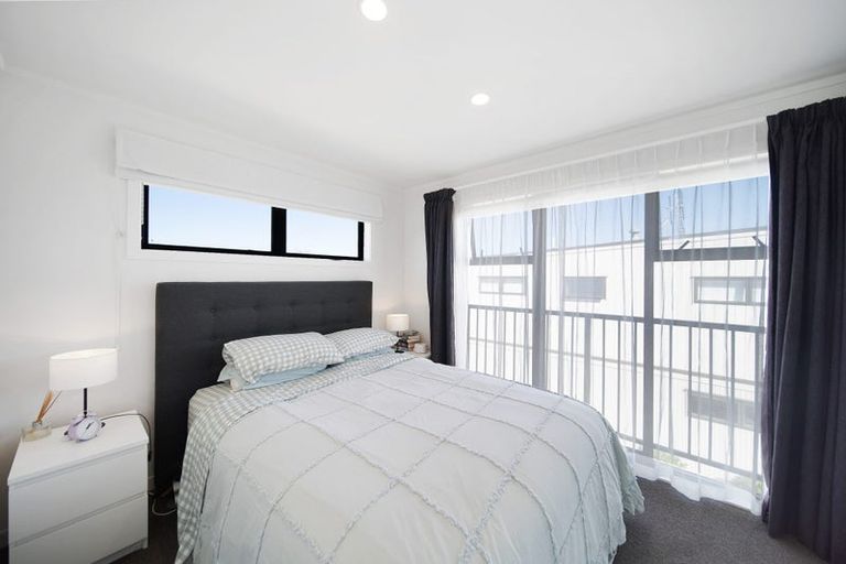 Photo of property in 2/16 Putini Road, Mangere Bridge, Auckland, 2022