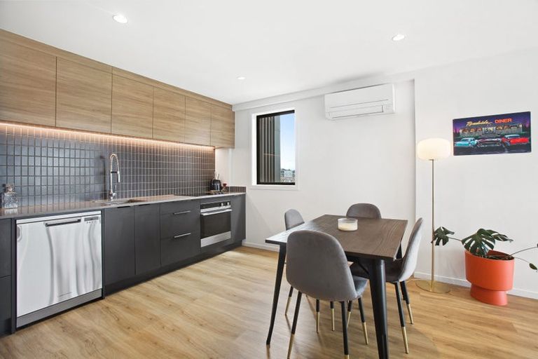 Photo of property in 3/2 Sioux Road, Hobsonville, Auckland, 0616