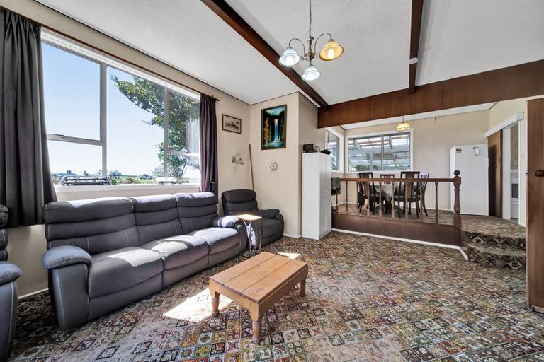 Photo of property in 2 Tauhuri Street, Manaia, Hawera, 4678