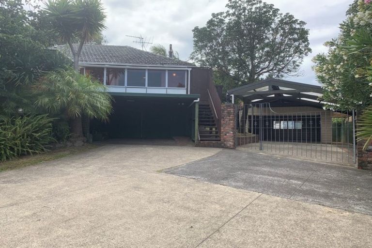 Photo of property in 27 Wairau Road, Forrest Hill, Auckland, 0627