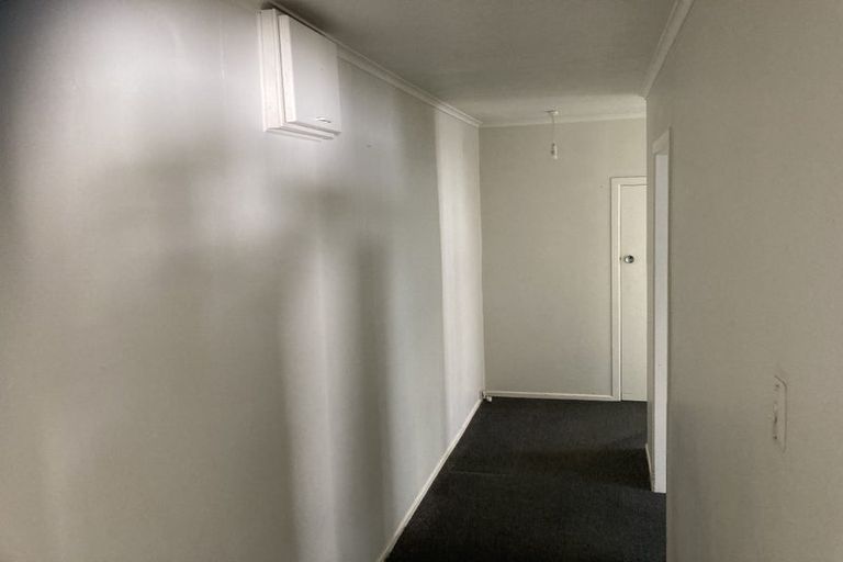 Photo of property in 87 Queens Drive, Lyall Bay, Wellington, 6022